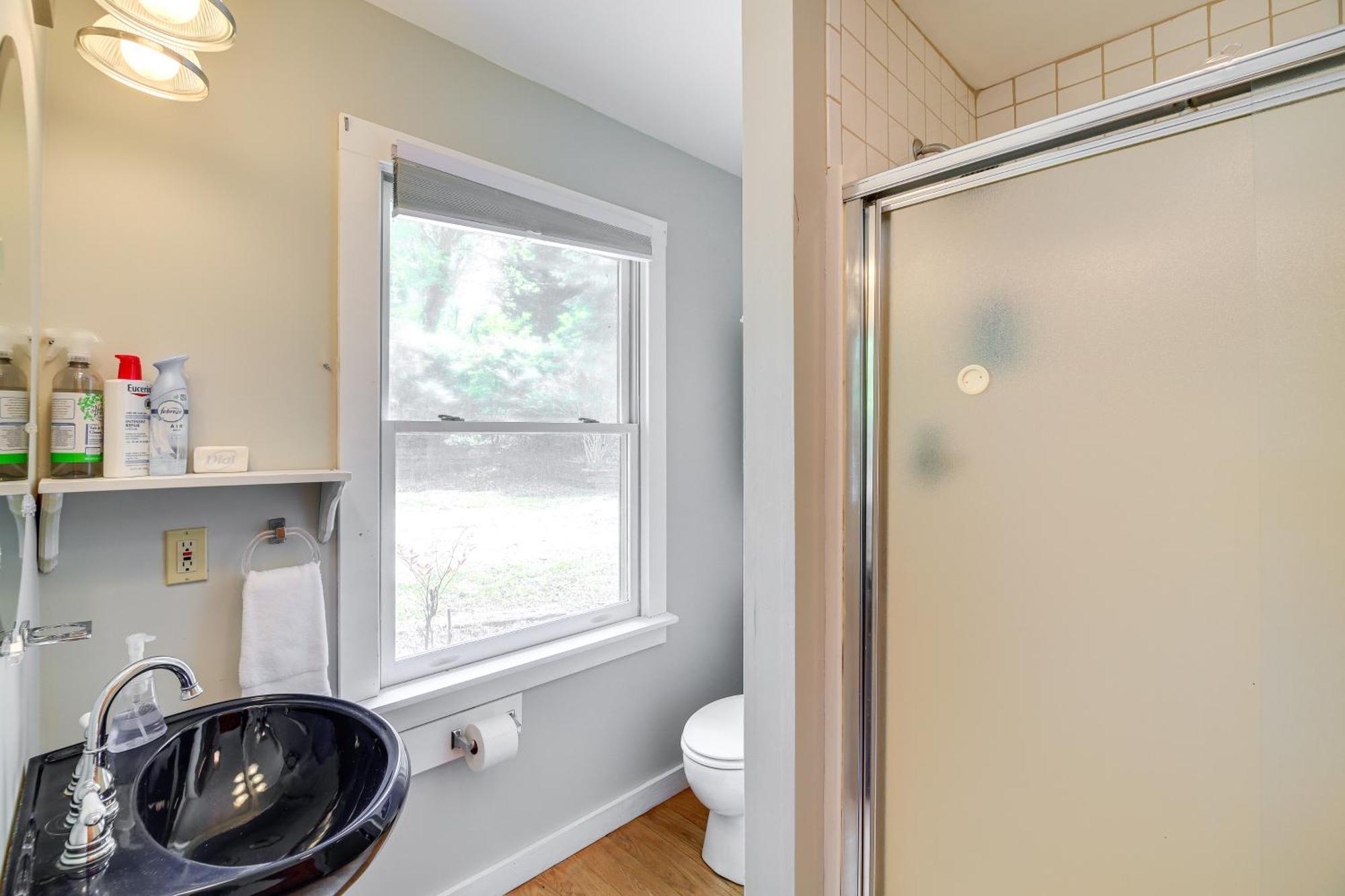Quaint Blue Ridge Cabin Rental With On-Site Stream! Sparta Bagian luar foto