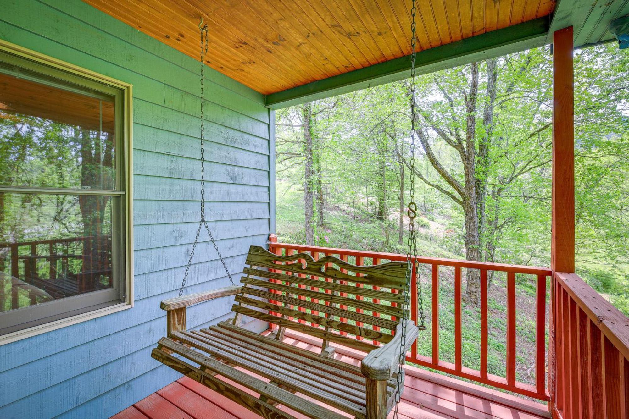 Quaint Blue Ridge Cabin Rental With On-Site Stream! Sparta Bagian luar foto
