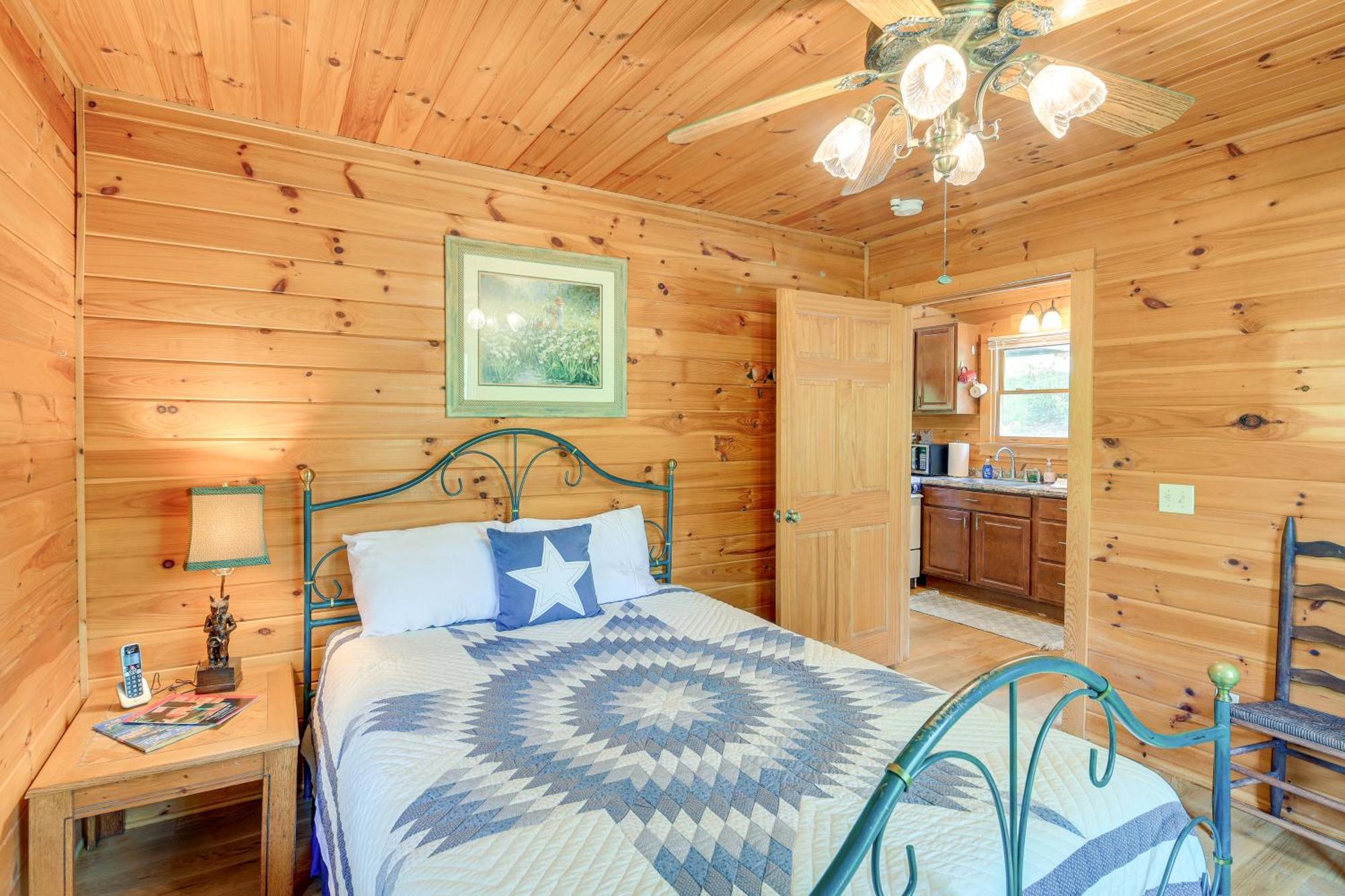 Quaint Blue Ridge Cabin Rental With On-Site Stream! Sparta Bagian luar foto