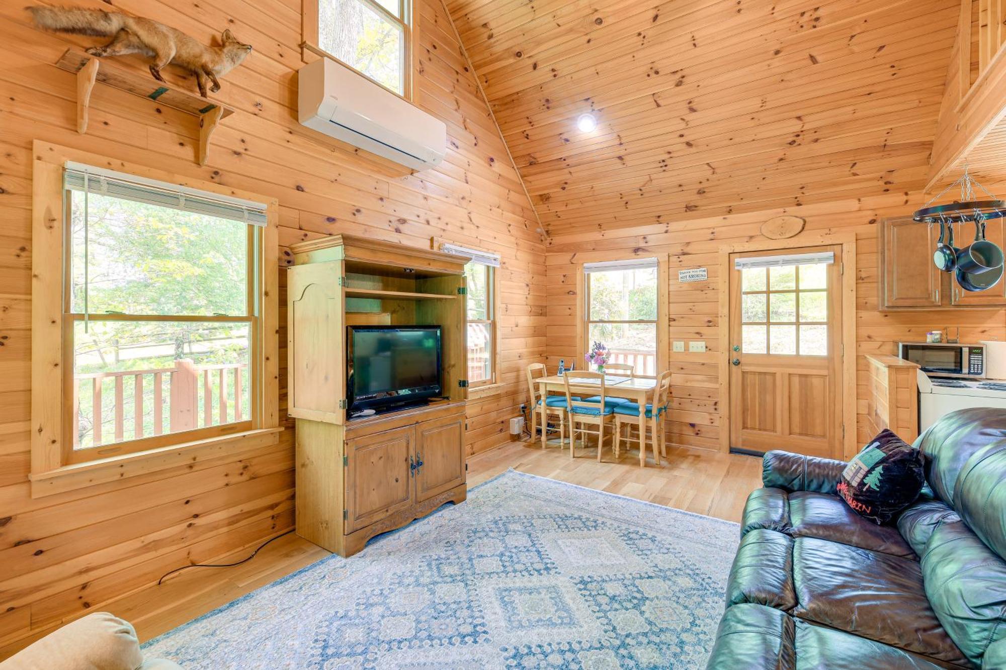 Quaint Blue Ridge Cabin Rental With On-Site Stream! Sparta Bagian luar foto